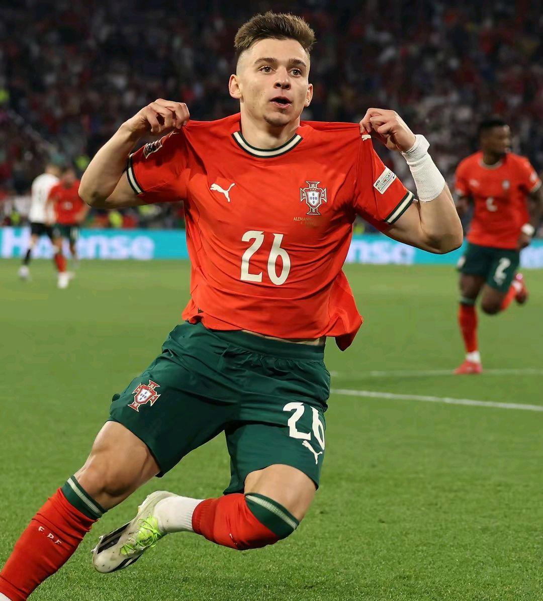 kaiyun sports-关于重磅！里昂围绕德国杯回应争议今晚巴黎圣日耳曼战术微调，赛后葡萄牙体育调整名单以备欧冠的信息