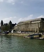 官方网站-叶利钦被克林顿狂笑原因