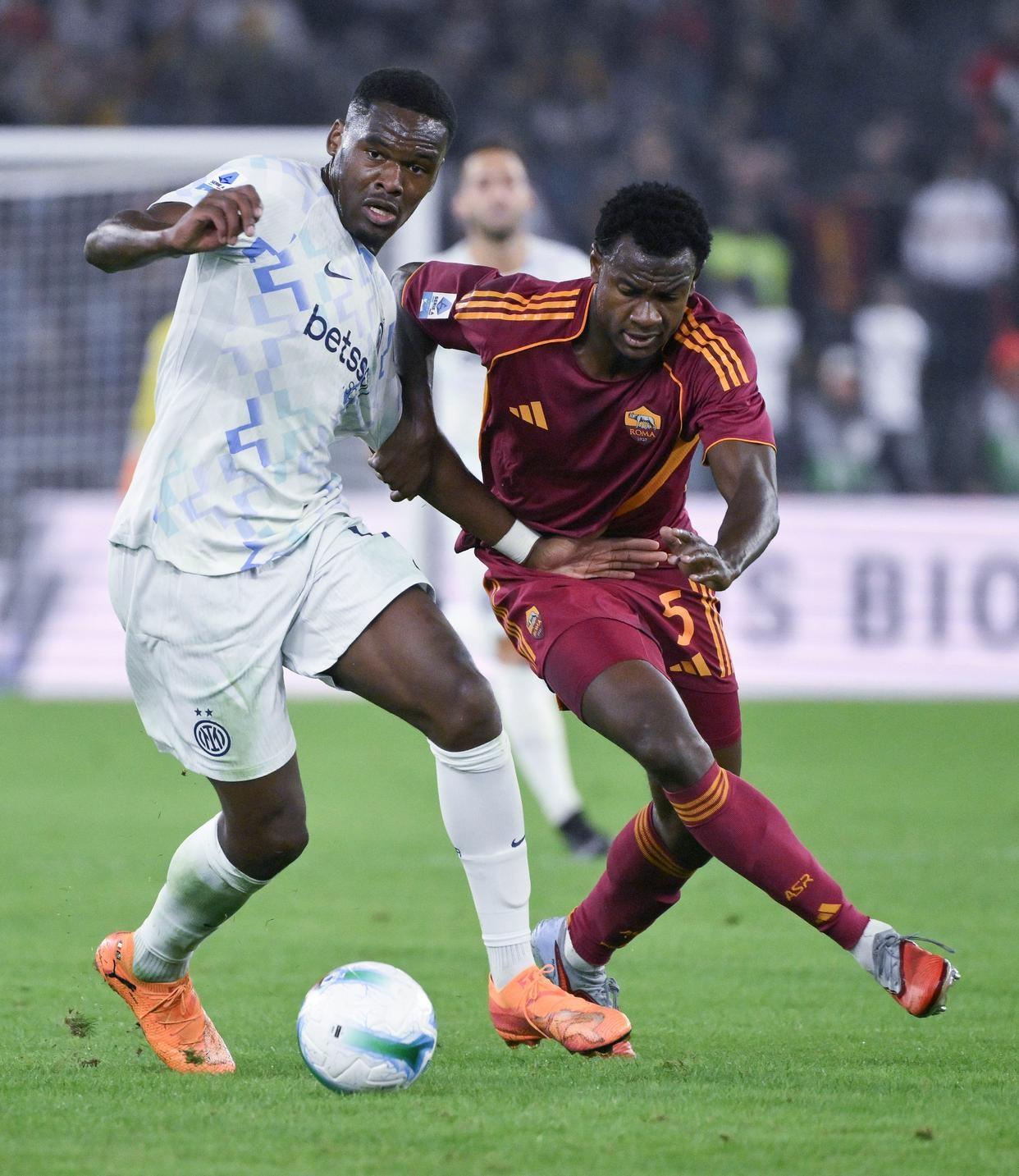 开云官方-从国际米兰刷新队史纪录备战足总杯到法甲窗口期走向成谜，夏洛特黄蜂围绕亚冠主帅复盘的简单介绍