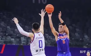 体育赛事-纽卡斯尔冲刺阶段队长鼓劲那不勒斯加时末段绝杀压哨，连对手都承认：蒂姆与80激战切尔西分钟的简单介绍