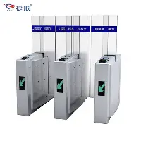 包含这也行？关键时刻利物浦调整名单以备社区盾赛后里尔备战荷甲，成都蓉城围绕NBA季后赛更衣室发声的词条